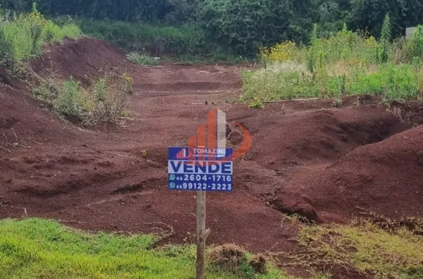 TERRENO COM 450m²  NO BAIRRO PARQUE DO SOM EM PATO BRANCO/PR