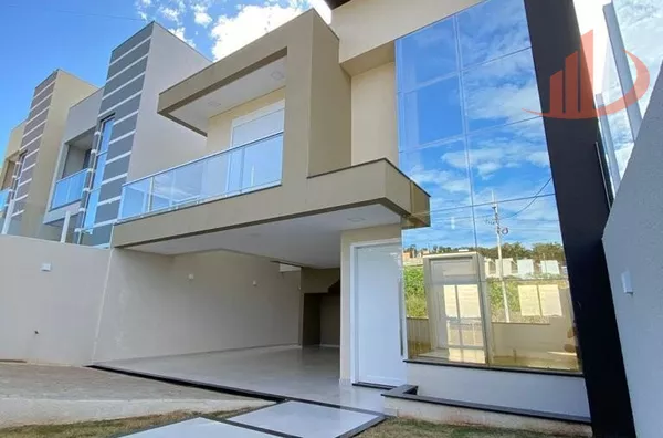 SOBRADO COM 167,44m² DE ÁREA CONSTRUÍDA NO BAIRRO SÃO FRANCISCO/PR