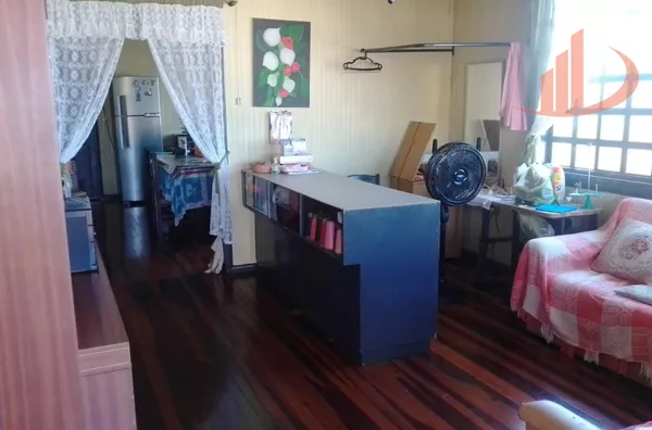 CASA COM TERRENO DE 548m² EM PATO BRANCO/PR