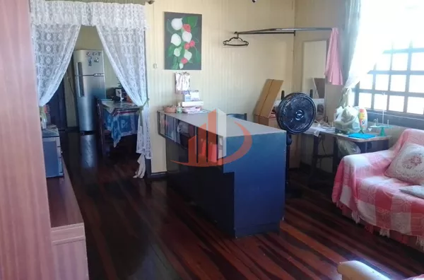 CASA COM TERRENO DE 548m² EM PATO BRANCO/PR