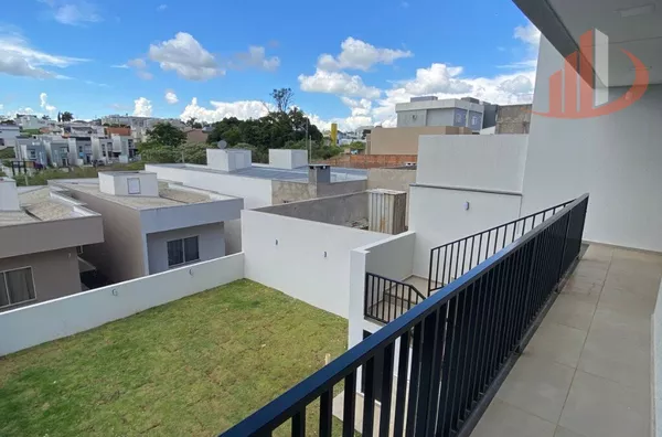 SOBRADO TRIPLEX PARA LOCAÇÃO NO BAIRRO FRARON/PR