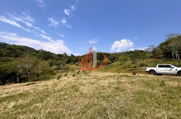 CHÁCARA COM 2,5 ALQUEIRES À VENDA EM VITORINO/PR
