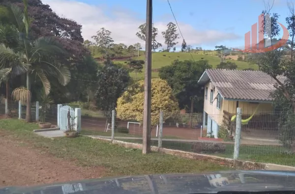 VENDE-SE FAZENDA  A 13KM DA CIDADE DE GUARANIAÇU!