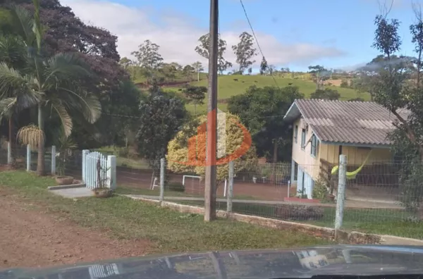 VENDE-SE FAZENDA  A 13KM DA CIDADE DE GUARANIAÇU!