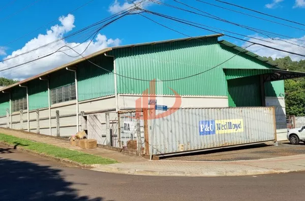 BARRACÃO COM 700m² PARA LOCAÇÃO EM PATO BRANCO/PR