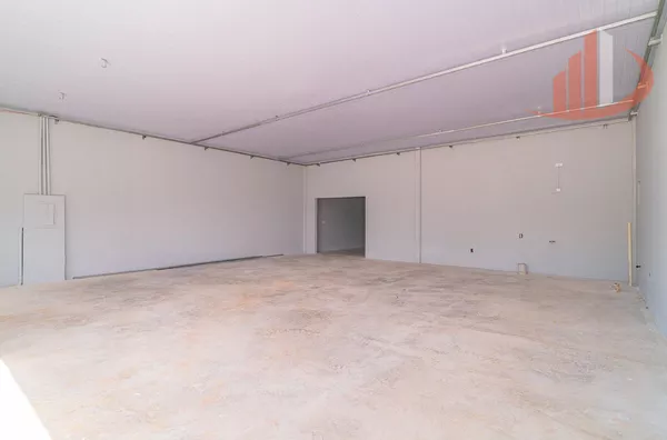 BARRACÃO COM ÓTIMA ESTRUTURA PARA LOCAÇÃO NO BAIRRO FRARON EM PATO BRANCO/PR