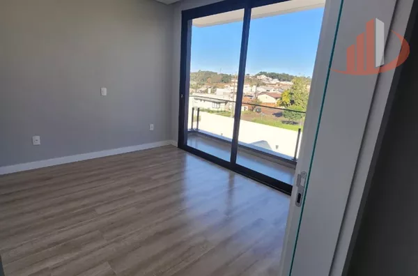 SOBRADO COM 170m² NO PARQUE DO SOM EM PATO BRANCO/PR