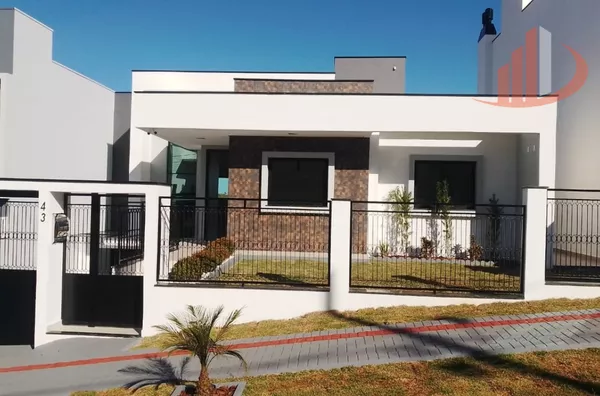 CASA COM 185m² NO BAIRRO FRARON EM PATO BRANCO/PR