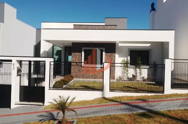 CASA COM 185m² NO BAIRRO FRARON EM PATO BRANCO/PR