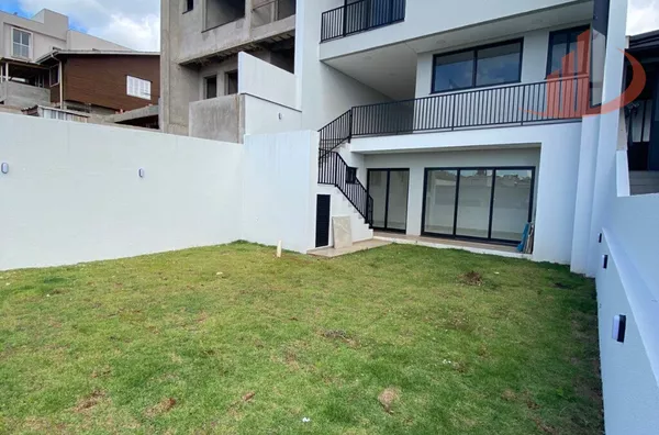 SOBRADO TRIPLEX PARA LOCAÇÃO NO BAIRRO FRARON/PR