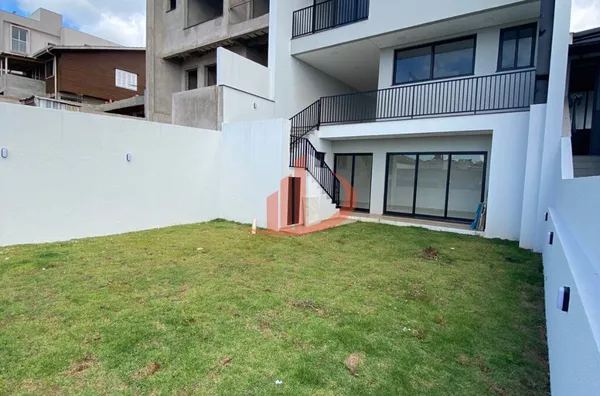 SOBRADO TRIPLEX PARA LOCAÇÃO NO BAIRRO FRARON/PR