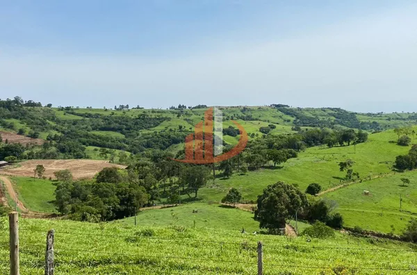 VENDE-SE FAZENDA A 13KM DA CIDADE DE GUARANIAÇU! - Foto 25