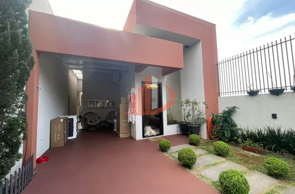 CASA COM 120m² SEMI MOBILIADA À VENDA NO BAIRRO FRARON EM PATO BRANCO/PR