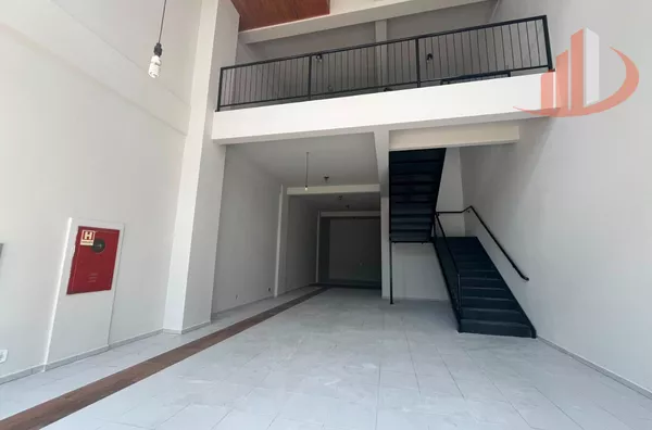 SALA COMERCIAL COM 180m² NO CENTRO DE PATO BRANCO PARA LOCAÇÃO