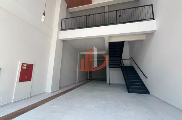 SALA COMERCIAL COM 180m² NO CENTRO DE PATO BRANCO PARA LOCAÇÃO