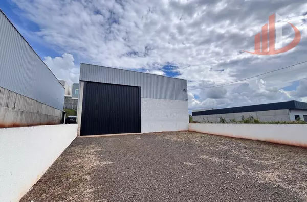 BARRACÃO COM ÓTIMA ESTRUTURA PARA LOCAÇÃO COMERCIAL NO BAIRRO FRARON EM PATO BRANCO /PR - Foto 3