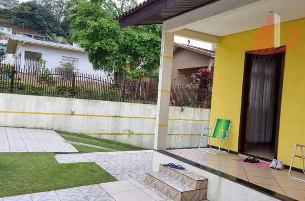 CASA 180m² COM TERRENO DE 360² NO CENTRO DE PATO BRANCO/PR