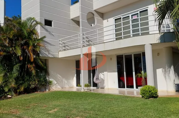 CASA À VENDA COM 292m² NO BAIRRO JARDIM DAS AMÉRICAS EM PATO BRANCO/PR