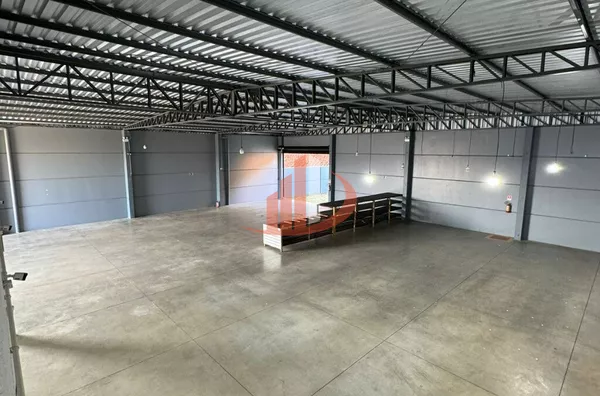 BARRACÃO COM 564m² NO BAIRRO FRARON EM PATO BRANCO/PR - Foto 16