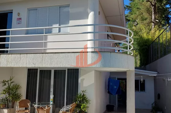 CASA À VENDA COM 292m² NO BAIRRO JARDIM DAS AMÉRICAS EM PATO BRANCO/PR