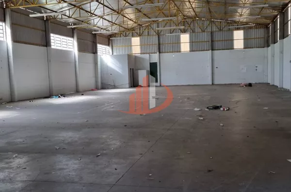 BARRACÃO COM 700m² PARA LOCAÇÃO EM PATO BRANCO/PR - Foto 6