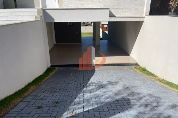 SOBRADO TRIPLEX À VENDA COM 191m² NO BAIRRO PARQUE DO SOM EM PATO BRANCO/PR