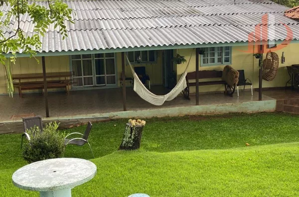 VENDE-SE FAZENDA  A 13KM DA CIDADE DE GUARANIAÇU!