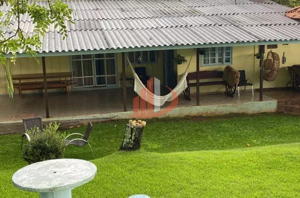 VENDE-SE FAZENDA  A 13KM DA CIDADE DE GUARANIAÇU!