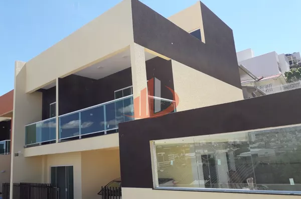 CASA COM 131m² DE ÁREA CONSTRUÍDA NO BAIRRO AEROPORTO EM PATO BRANCO/PR