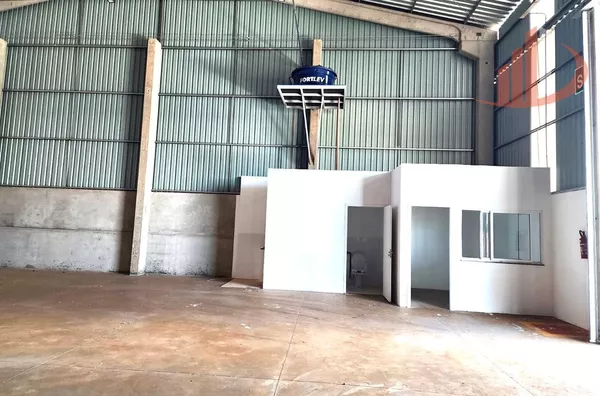 ALUGA-SE BARRAÇÕES NO CONTORNO NORTE EM PATO BRANCO!