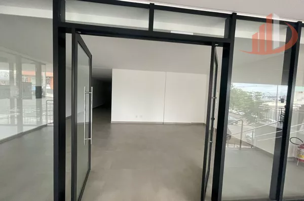 SALA COMERCIAL NO ED. SHYRAH COM 231,29m² PARA LOCAÇÃO EM PATO BRANCO/PR
