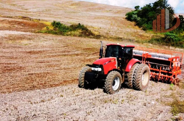 VENDE-SE UMA BELÍSSIMA ÁREA DE TERRA EM NOVA LARANJEIRAS!