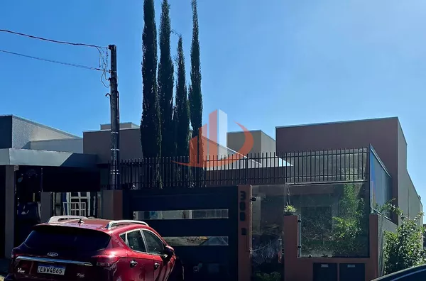 CASA COM 120m² SEMI MOBILIADA À VENDA NO BAIRRO FRARON EM PATO BRANCO/PR