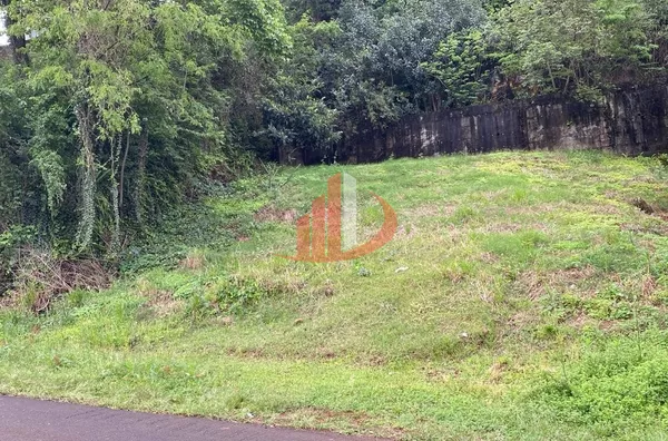 TERRENO COM 525m² NO CENTRO DE PATO BRANCO/PR