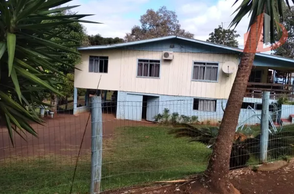 VENDE-SE FAZENDA  A 13KM DA CIDADE DE GUARANIAÇU!