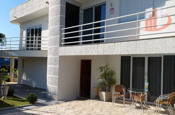 CASA À VENDA COM 292m² NO BAIRRO JARDIM DAS AMÉRICAS EM PATO BRANCO/PR