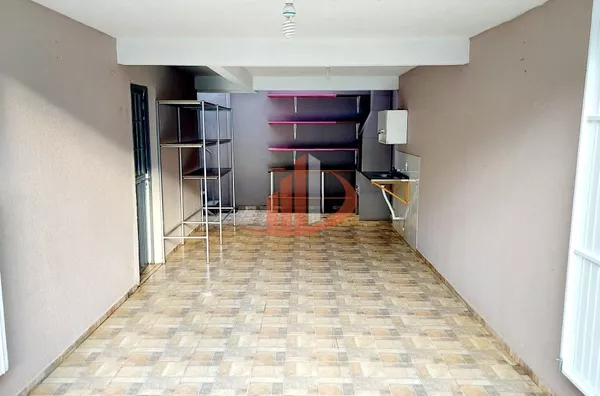 CASA COM 70m² A VENDA NO BAIRRO CADORIN EM PATO BRANCO/PR
