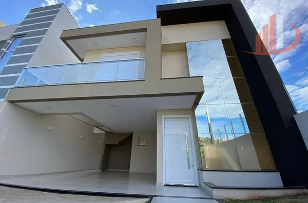 SOBRADO COM 167,44m² DE ÁREA CONSTRUÍDA NO BAIRRO SÃO FRANCISCO/PR