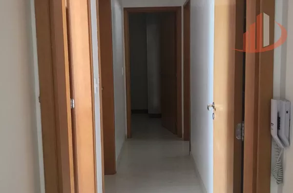 VENDE-SE APARTAMENTO COM 03 QUARTOS NO BAIRRO PINHEIRINHO!