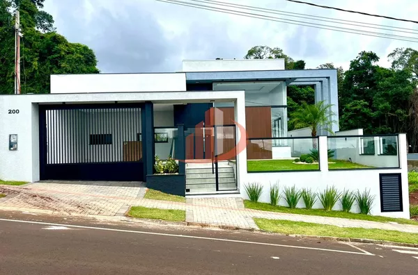 CASA COM 228,03m² NO BAIRRO PARQUE DO SOM EM PATO BRANCO/PR
