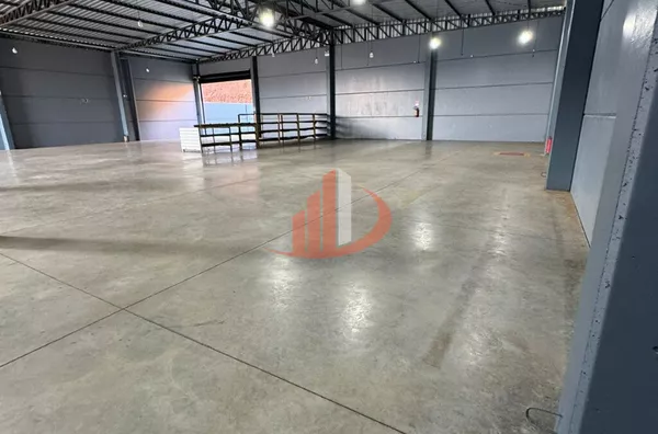 BARRACÃO COM 564m² NO BAIRRO FRARON EM PATO BRANCO/PR - Foto 5