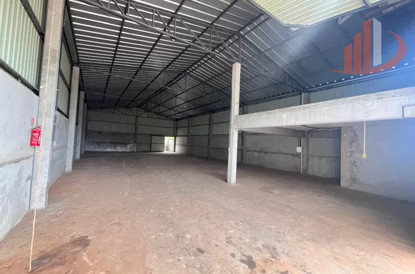 BARRACÃO COM ÓTIMA ESTRUTURA PARA LOCAÇÃO COMERCIAL NO BAIRRO FRARON EM PATO BRANCO /PR - Foto 6