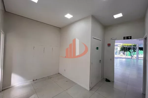 SALA COMERCIAL COM 380m² PARA LOCAÇÃO EM PATO BRANCO/PR