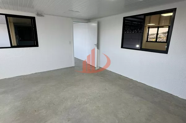 BARRACÃO COM 564m² NO BAIRRO FRARON EM PATO BRANCO/PR - Foto 12