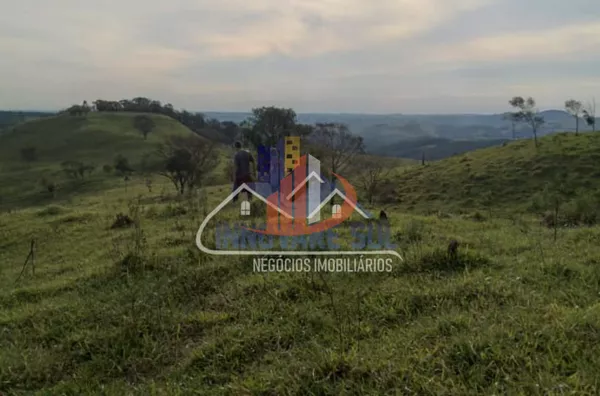 FAZENDA NA REGIÃO DE NOVA LARANJEIRAS/PR