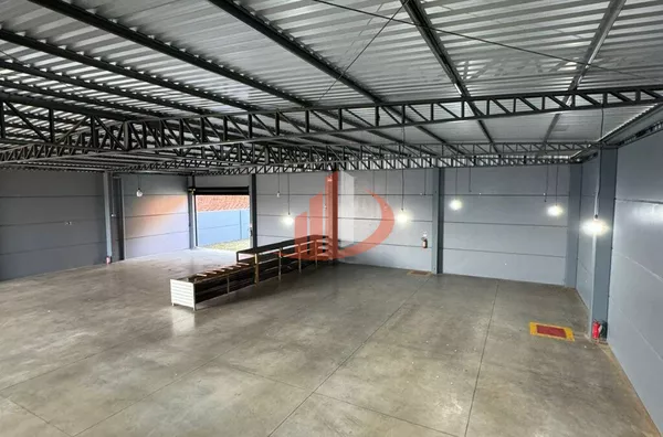 BARRACÃO COM 564m² NO BAIRRO FRARON EM PATO BRANCO/PR - Foto 14