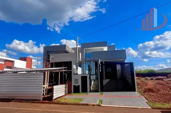 CASA COM 90m² Á VENDA NO BAIRRO FRARON EM PATO BRANCO/PR 