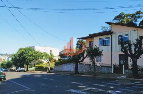 CASA RESIDENCIAL/COMERCIAL NO CENTRO DE PATO BRANCO/PR