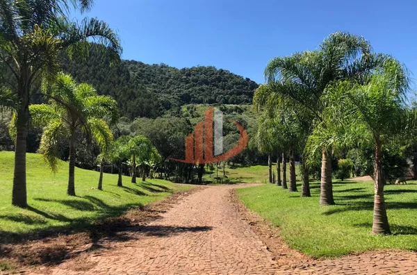 FAZENDA COM 33 ALQUEIRES NO INTERIOR DO PARANÁ