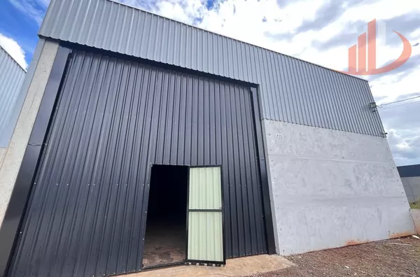 BARRACÃO COM ÓTIMA ESTRUTURA PARA LOCAÇÃO COMERCIAL NO BAIRRO FRARON EM PATO BRANCO /PR - Foto 2